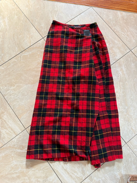 Ralph Lauren Dresses & Skirts - Ralph Lauren wool Red, Black & Yellow Plaid Midi Wrap Skirt sz 4